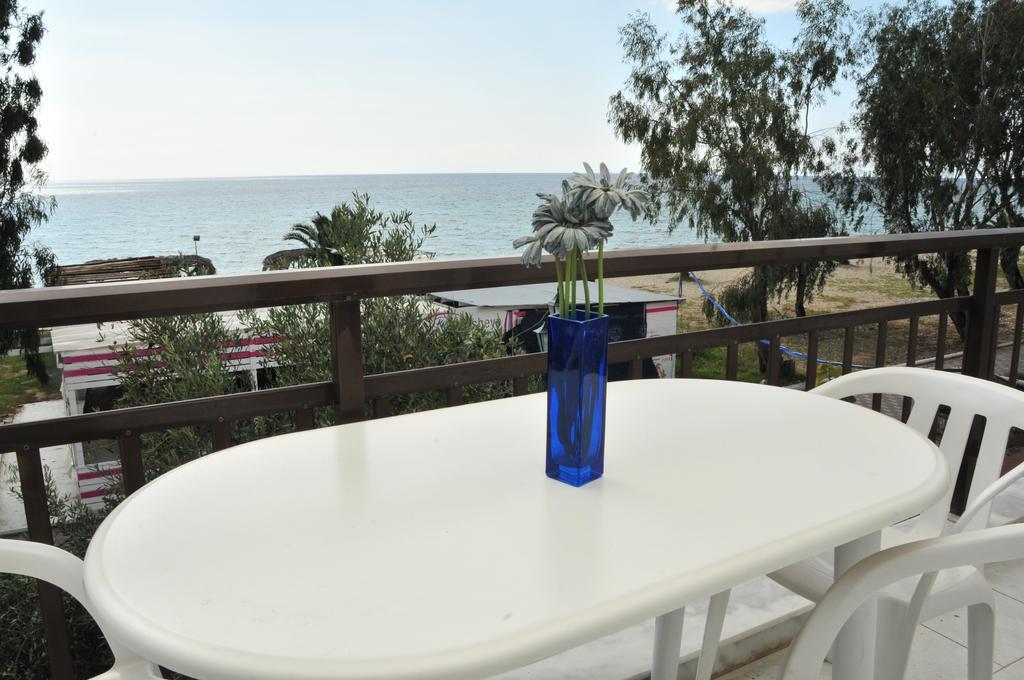 Seaside Studios Paralia Dionysiou Exterior photo