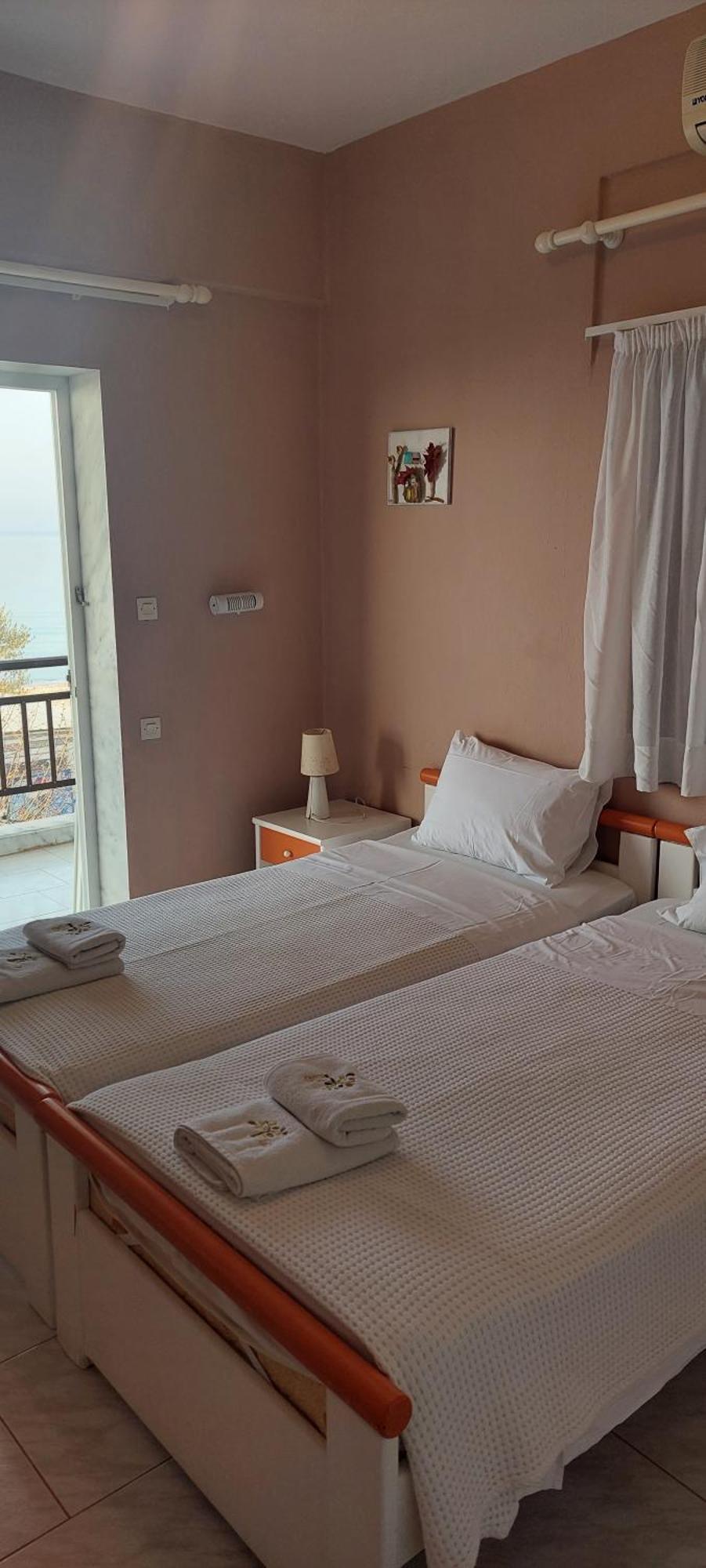 Seaside Studios Paralia Dionysiou Exterior photo