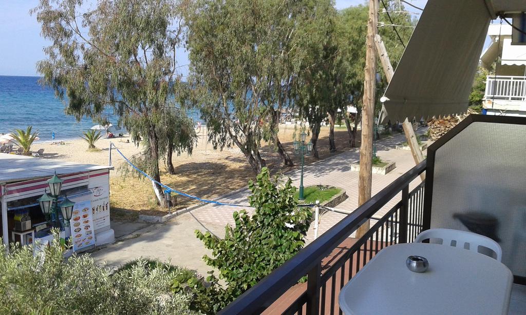 Seaside Studios Paralia Dionysiou Exterior photo